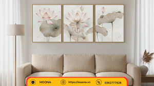Tranh sen treo cân đối